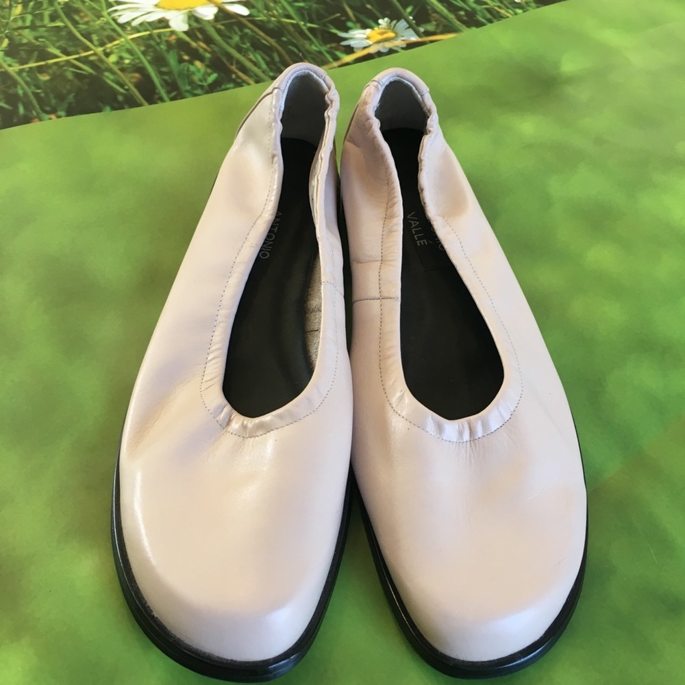 Antonio Vallé Blush Leather Flats